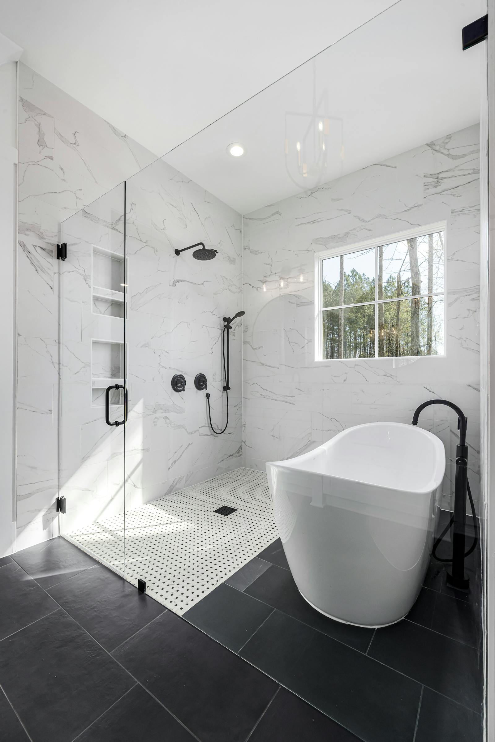 Freestanding Tubs: Pros, Cons, Cost & Are They Worth It? (NJ 2026)