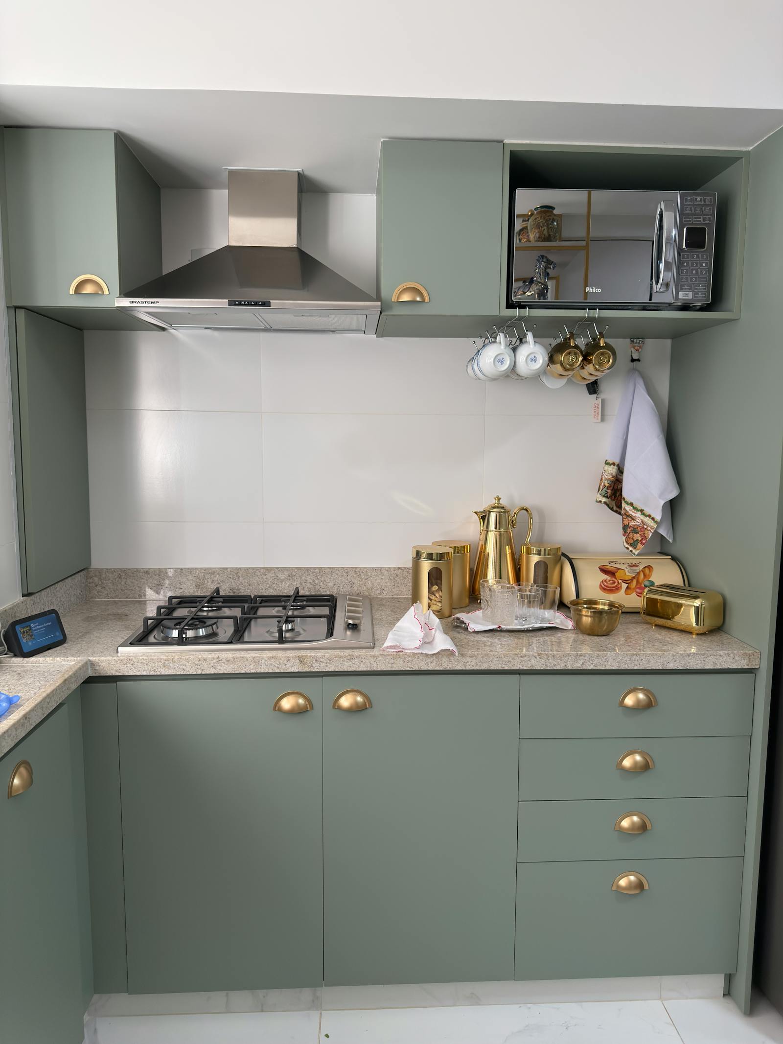 Green Kitchen Cabinets: The Complete Guide to Shades, Pairings, Paint & Cost